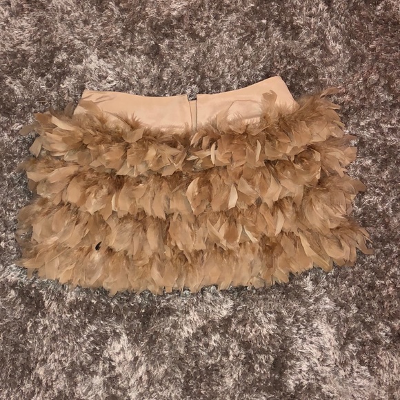Gorgeous BEBE Feather Skirt💋♥️‼️ - Picture 2 of 4